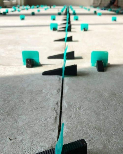 peygran-leveling-system-3mm-green-clips
